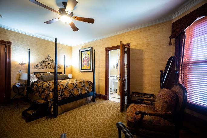 Historic Webster House Bed And Breakfast Inn ベイシティ エクステリア 写真