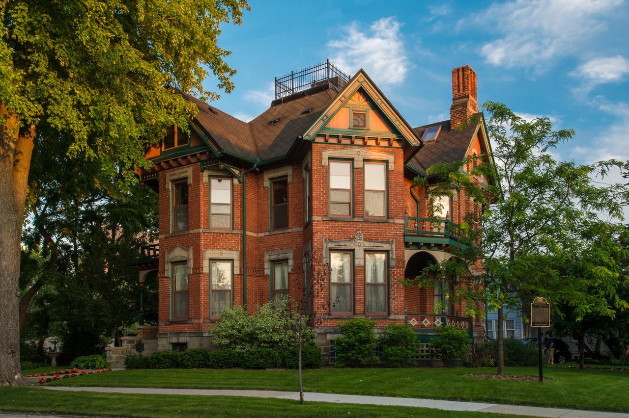 Historic Webster House Bed And Breakfast Inn ベイシティ エクステリア 写真