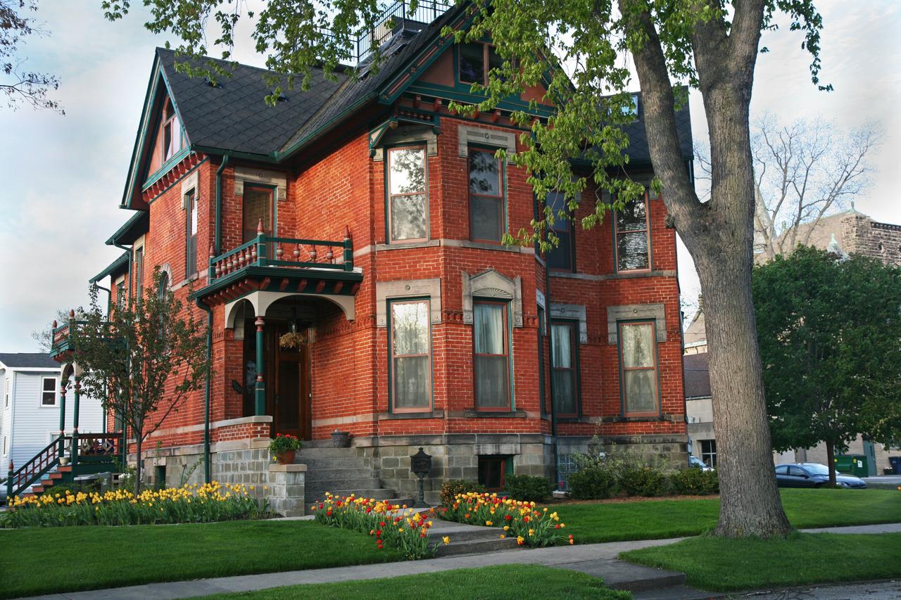 Historic Webster House Bed And Breakfast Inn ベイシティ エクステリア 写真