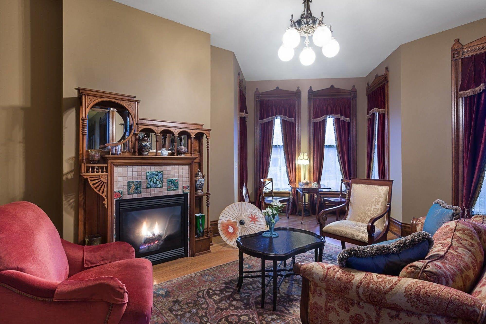 Historic Webster House Bed And Breakfast Inn ベイシティ エクステリア 写真